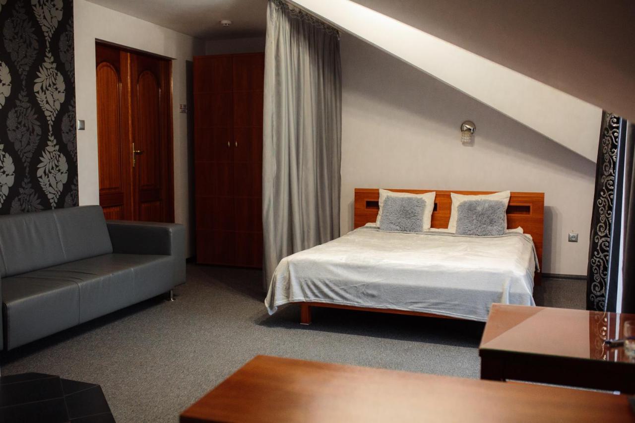 Euro Motel Lyuboml Eksteriør billede